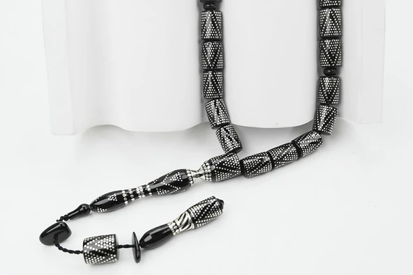 Kesme Piramit Zikzak İşlemeli Oltu Taşı  Tespih - 5