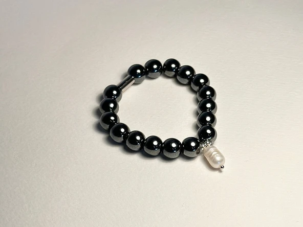 İNCİLİ HEMATİT LASTİKLİ  BİLEKLİK - Resim 2