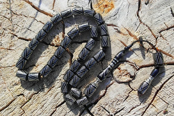 Kesme Piramit Zikzak İşlemeli Oltu Taşı  Tespih - 8