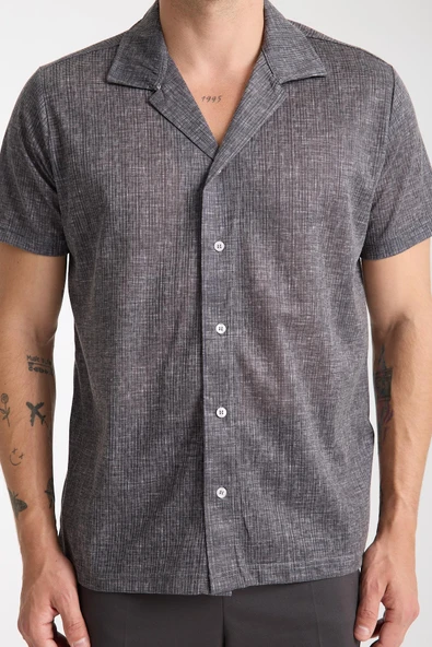 Siyah Erkek Kısa Kollu Yazlık Gömlek – Düğmeli, Açık Yaka, Rahat Kalıp - Resim 7