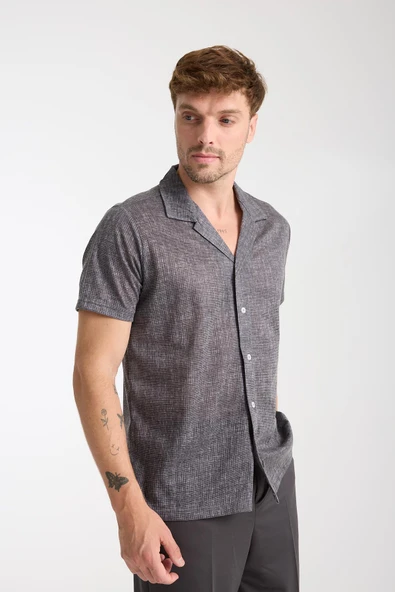 Siyah Erkek Kısa Kollu Yazlık Gömlek – Düğmeli, Açık Yaka, Rahat Kalıp - Resim 5