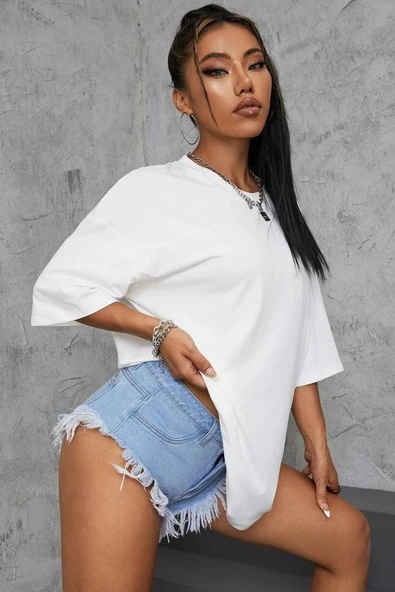 Kadın Beyaz  Oversize Kesim Bisiklet Yaka Oversize Tişört - 3