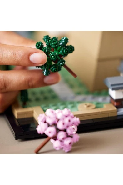 LEGO Architecture Mimari Simgeler Koleksiyonu: Himeji Kalesi 21060 - Model Yapım Seti (2125 Parça) - 5