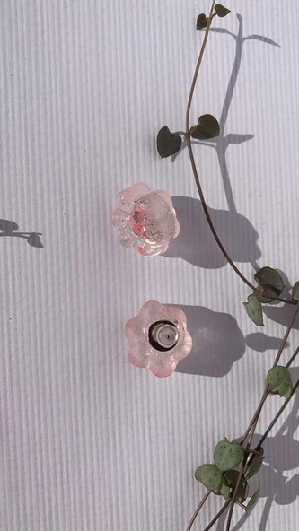 Şeffaf Epoksi Içinde Pembe Renk Glitterli Kedi Köpek Pati Şekilli Küpe Gümüş Aksesuarlı El Yapımı - Resim 7