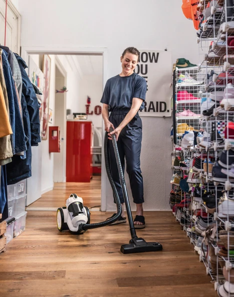 Karcher VC 3 Erp EU1 Elektrikli Toz Torbasız Süpürge - 2