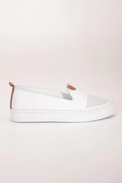 Hakiki Deri Kadın Günlük Ayakkabı Beyaz Yüzlü Burun Baskılı Düz Taban - Resim 3