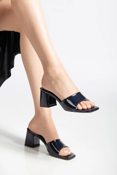 Rugan ve Düz Tekbant Lacivert Rugan Kadın Topuklu Terlik - Resim 2