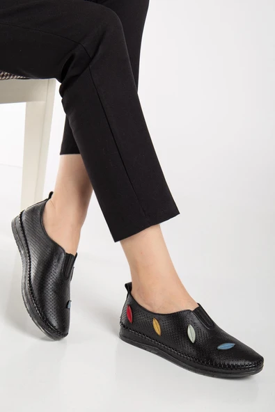 Hakiki Deri Ortopedik Kadın Günlük Ayakkabı Siyah Lazer Yaprak Desenli - Resim 2