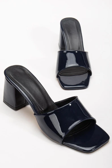Rugan ve Düz Tekbant Lacivert Rugan Kadın Topuklu Terlik ürün görseli