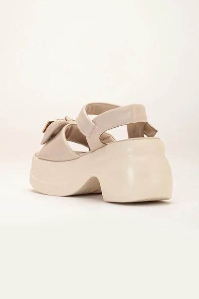 Kadın Dolgu Topuk Sandalet Bej Baretli Tavşan Figürlü Tokalı - Resim 5