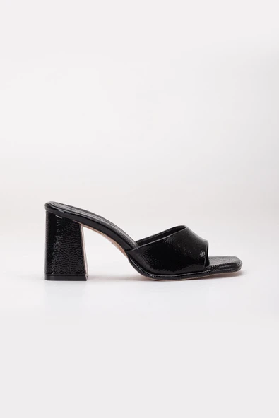 Büyük Beden Kadın Topuklu Terlik Sİyah Rugan İnce Bantlı - Resim 3