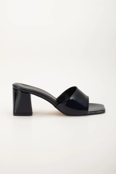 Rugan ve Düz Tekbant Lacivert Rugan Kadın Topuklu Terlik - Resim 3