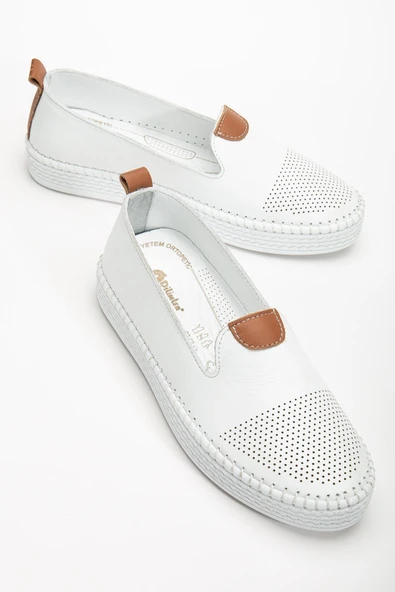 Hakiki Deri Kadın Günlük Ayakkabı Beyaz Yüzlü Burun Baskılı Düz Taban - Resim 2