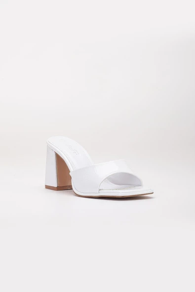 Büyük Beden Kadın Topuklu Terlik Beyaz Rugan İnce Bantlı - Resim 4