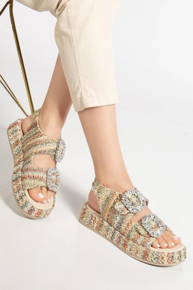 Kadın Dolgu Topuk Sandalet Nude Çift Bantlı Hasır Malzeme Taşlı Tokalı - Resim 2