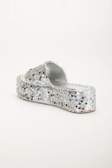 Kadın Dolgu Topuk Terlik Gümüş Pullu Kalın Tek Bant Kaplama Taban - Resim 5