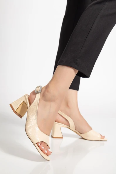 Kadın Topuklu Sandalet Ayakkabı Bej Rugan Kroko Baskılı Tan Taşlı Tokalı - 2