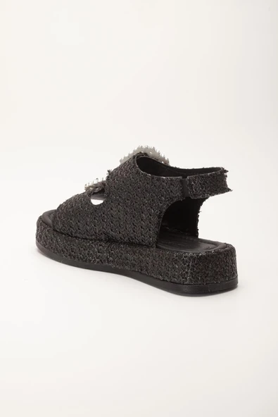 Kadın Dolgu Topuk Sandalet Siyah Çift Bantlı Hasır Malzeme Taşlı Tokalı - Resim 5