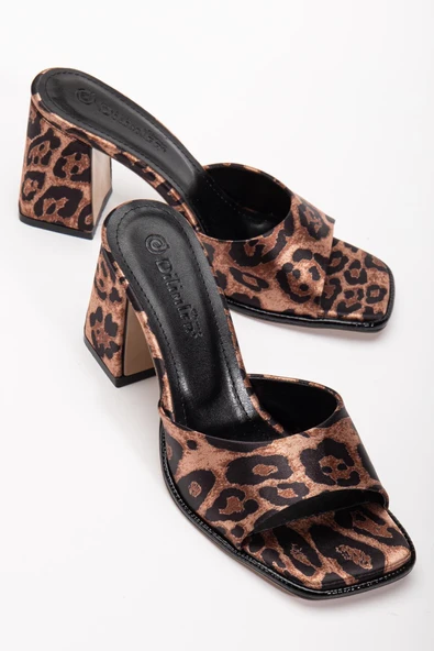 Büyük Beden Kadın Topuklu Terlik Leopar Saten İnce Bantlı ürün görseli