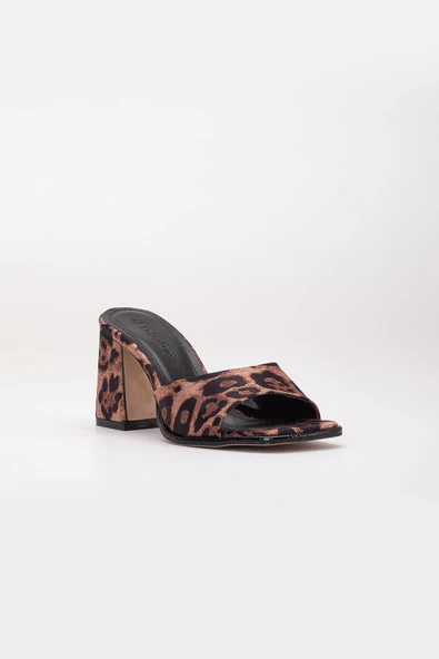 Büyük Beden Kadın Topuklu Terlik Leopar Saten İnce Bantlı - Resim 4