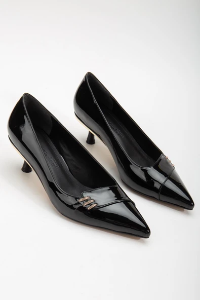 Büyük Numara Rugan Taşlı Yan Yüzlü Siyah Kadın Kısa Topuklu Ayakkabı ürün görseli