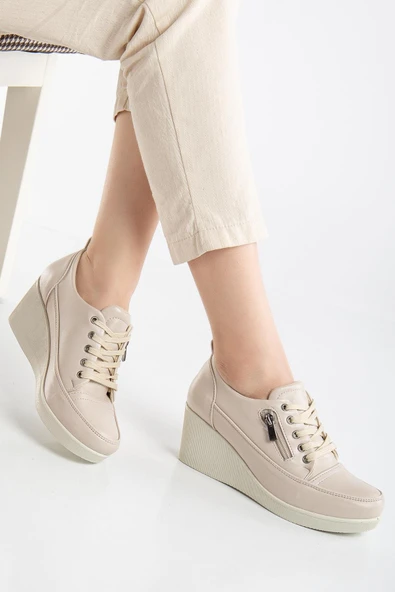 Kadın Dolgu Topuklu Ayakkabı Bej Rugan Fermuarlı Bağcıklı - Resim 2