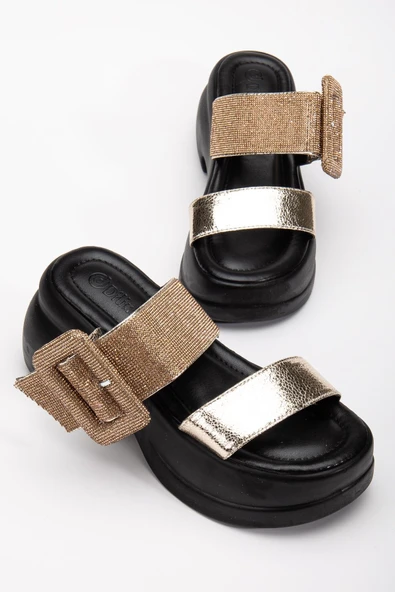 Kadın Dolgu Topuklu Terlik Gold 2 Bantlı Kare Taş Tokalı - Resim 5