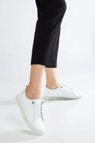 Hakiki Deri Ortopedik Kadın Ayakkabısı Günlük Beyaz Şeffaf Tabanlı Elastik Bağcıklı - Resim 2