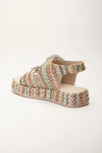 Kadın Dolgu Topuk Sandalet Nude Çift Bantlı Hasır Malzeme Taşlı Tokalı - Resim 5