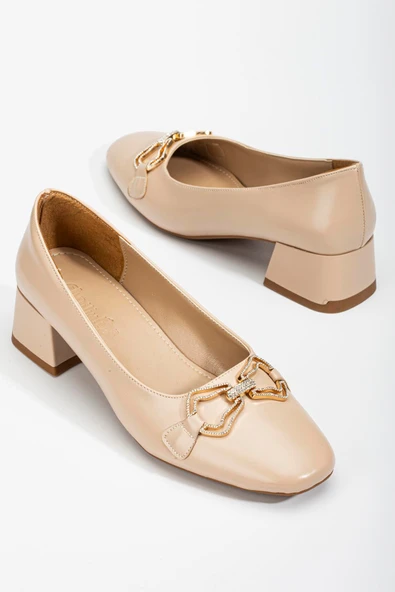 Büyük Numara Cilt Taşlı Aksesuar bej Kadın Kısa Topuklu Ayakkabı ürün görseli