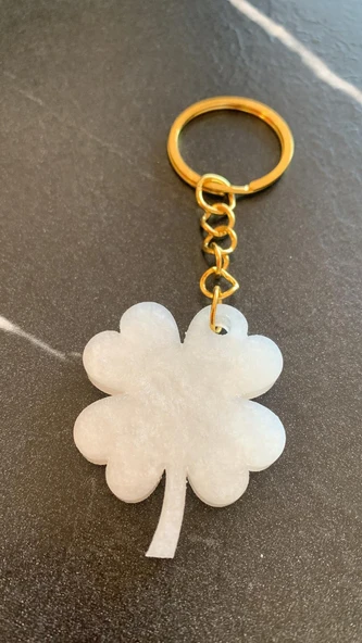 Parlak Beyaz Sedefli Renkli Yonca Şekil Gümüş Aksesuarlı Küçük Anahtarlık El Yapımı Epoksi Hediyelik - 6