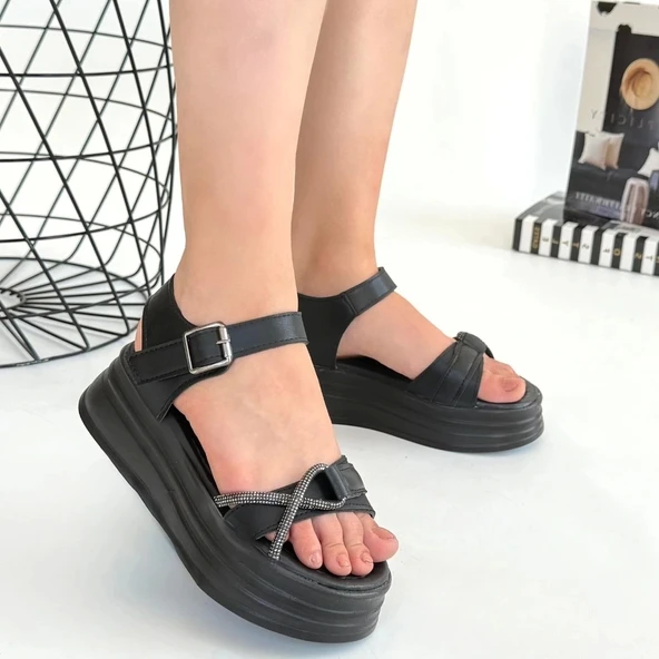 Luno Siyah Cilt Kemerli Sandalet - 4