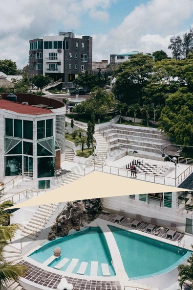 Branda Dünyası 5x5x7.1 Metre Su Geçirmez Üçgen Gölgelik Krem Oxford Kumaş ürün görseli