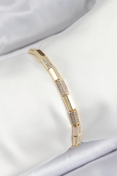 Pirinç Dikdörtgen Model Zirkon Taşlı Gold Renk VİP Seri Kadın Bileklik