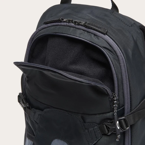Oakley Seeker Traverse RC Hydra Bag Sırt Çantası FOS901475 02E Blackout - 2