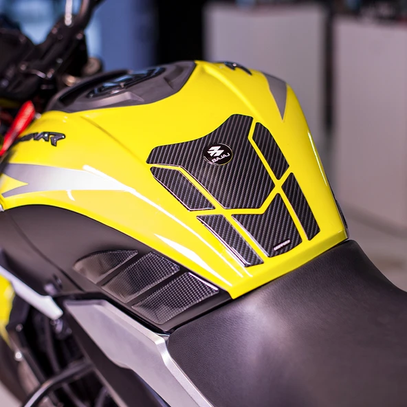 Bajaj Dominar 250-400 2020-2024 ile Uyumlu Kaydırmaz 6D Karbon 16 Parça Tank Pad Seti GC51 - 12