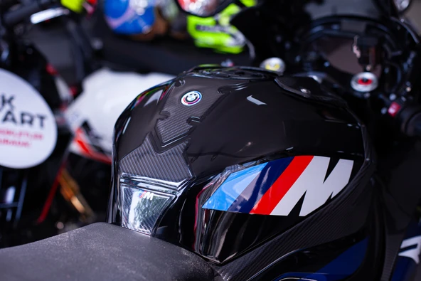 BMW S1000RR 2024-2025 ile Uyumlu Ultimate Kaydırmaz 28 Parça Tank Pad Seti GTC05 - 4