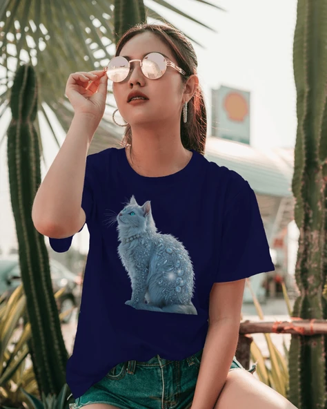 Kadın Tişört  Mavi Kristal Kedi Baskılı