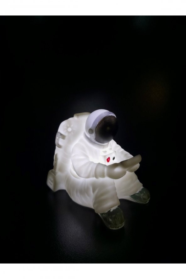 Beyaz Led ışıklı astronot gece lambası