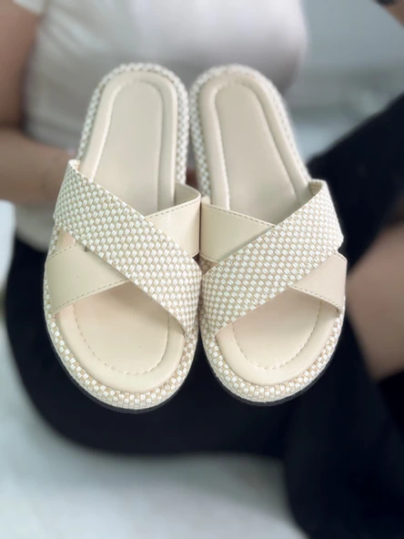 Günlük Kadın Hasır Çapraz Bant Yumuşak Dikişli Taban Hafif Yazlık Rahat Terlik 065