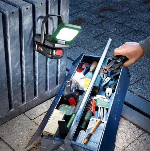 Bosch Easyspotlight 18V-400 Akülü Lamba(Solo) - 06039A1200 - 2