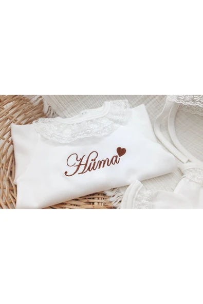 gros shop Yeni Doğan Dantelli 3'lü Hastane Çıkış Tulum Seti (KİŞİYE ÖZGÜ İSİMLİ NAKIŞ DESENLİ) - 4