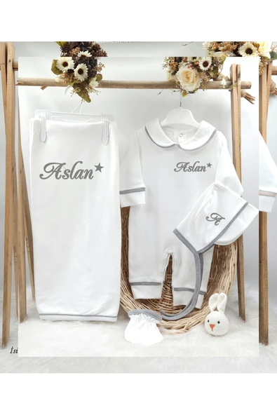 gros shop Biyeli 4'lü %100 Pamuklu Hastane Çıkış Tulum Seti ve Battaniyesi (KİŞİYE ÖZGÜ İSİMLİ NAKIŞ DESENLİ) ürün görseli 1