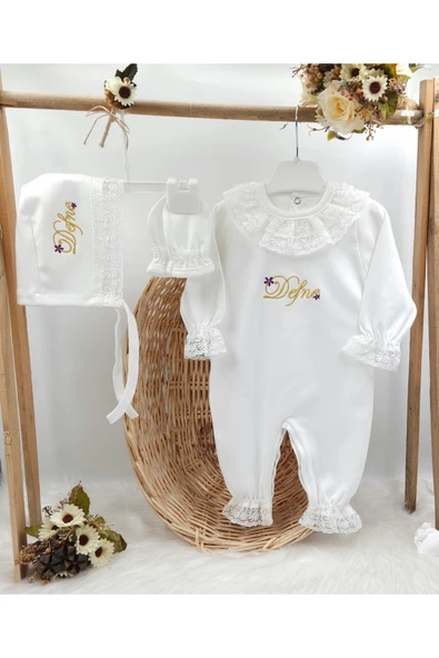 gros shop Yeni Doğan Danteli 3'lü Hastane Çıkış Tulum Seti - Mevlüt Seti (KİŞİYE ÖZGÜ İSİMLİ NAKIŞ DESENLİ) ürün görseli