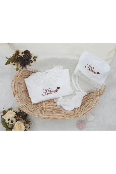 gros shop Yeni Doğan Dantelli 3'lü Hastane Çıkış Tulum Seti (KİŞİYE ÖZGÜ İSİMLİ NAKIŞ DESENLİ) - 3