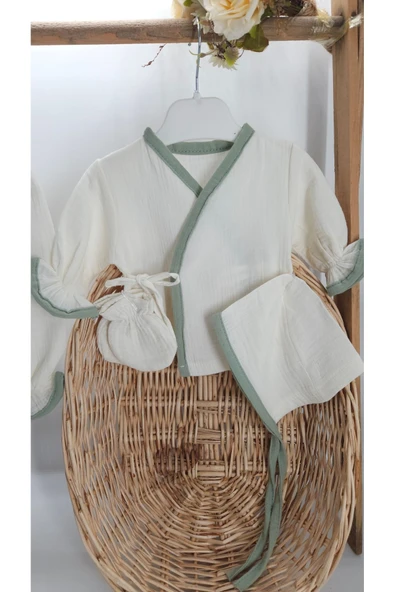 gros shop Yeni Doğan Burümcük Müslin Kumaş %100Pamuk 4’lü Hastane Çıkış Seti(Kişiye Özgü İsimli Nakış Desenli) - Resim 4