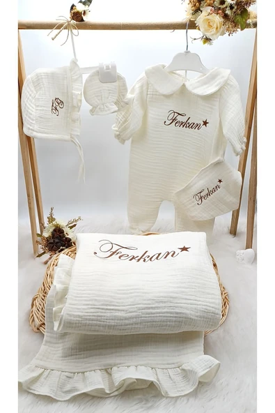 gros shop Yakalı Müslin 5'li Hastane Çıkış Mevlüt Seti %100 Pamuk Organik (Kişiye Özgü İsimli Nakış Desenli) - Resim 2