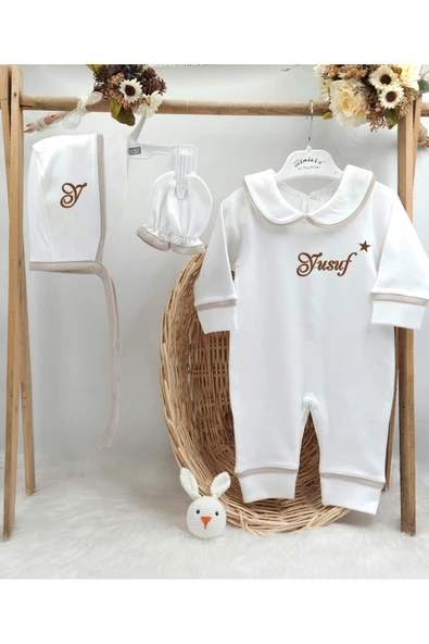 gros shop Biyeli 4'lü %100 Pamuklu Beyaz Hastane Çıkış Seti ve Battaniyesi (KİŞİYE ÖZGÜ İSİMLİ NAKIŞ DESENLİ) - Resim 3