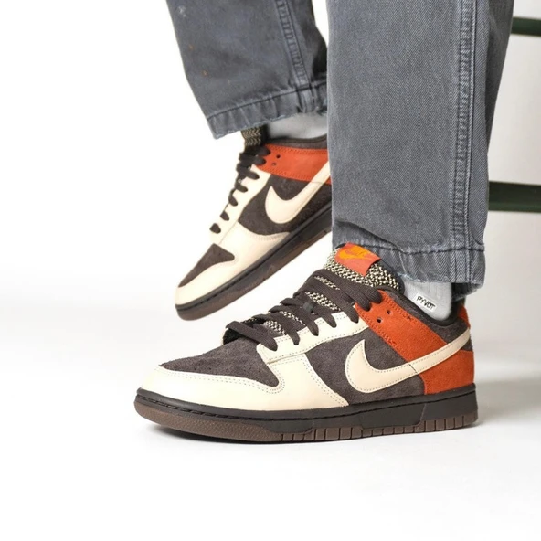 DUNK LOW VELVET BROWN AND RUGGED ORANGE - 2