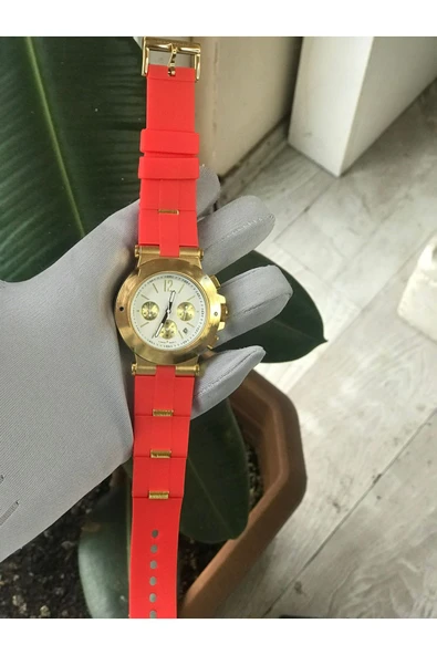 Urfakent Blvgrari Model Çelik Kasa Slikon Kordon Kol Saati Hediyelidir